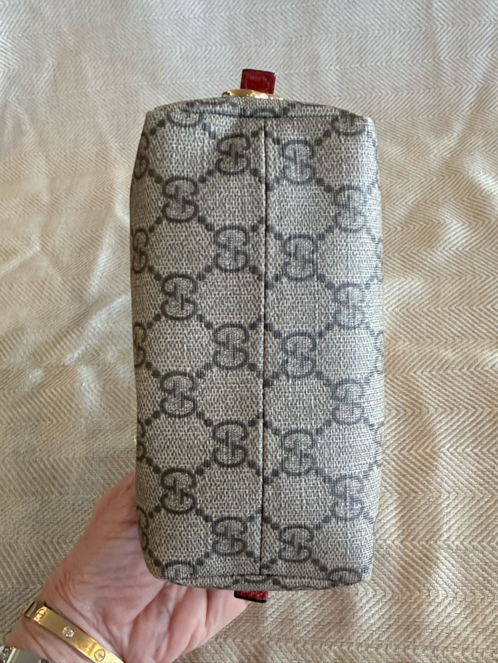 Gucci Gray GG Supreme Cosmetic Case with Red Accents - Picture 3 of 7